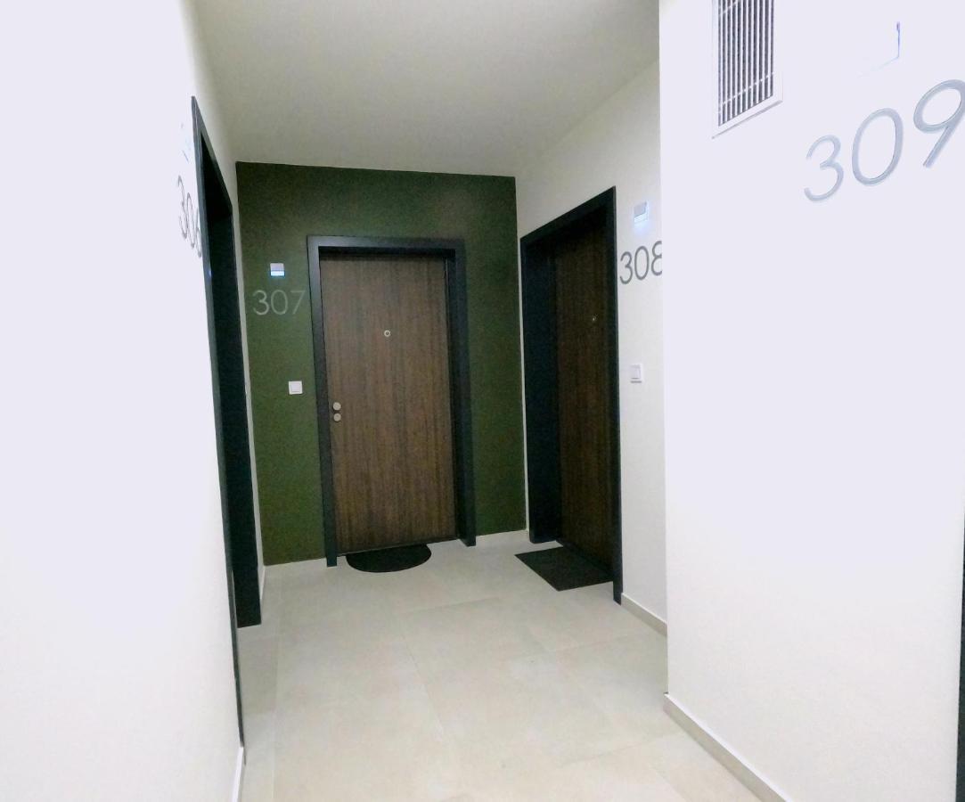 Brand New Apartment By Hockey Stadium Братислава Екстериор снимка