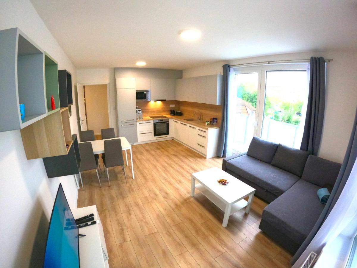 Brand New Apartment By Hockey Stadium Братислава Екстериор снимка
