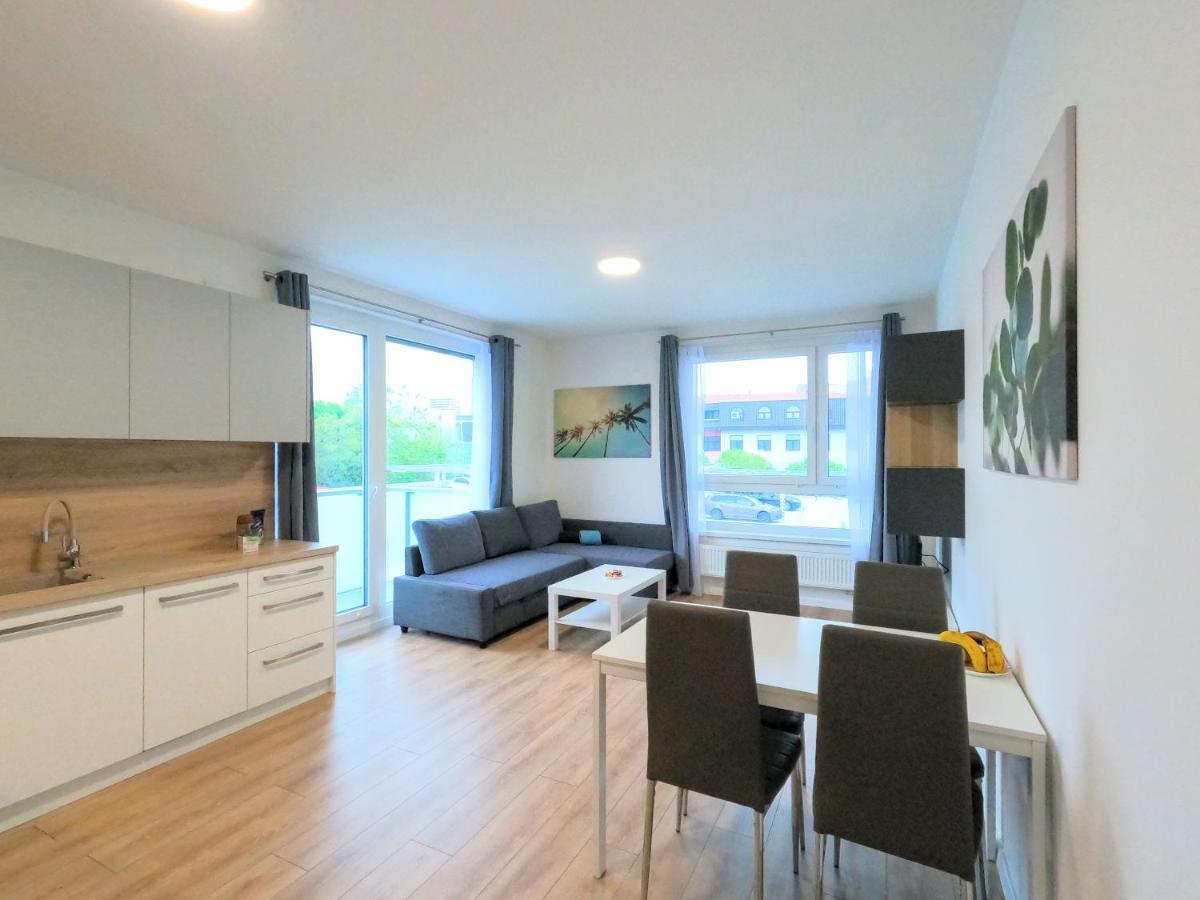 Brand New Apartment By Hockey Stadium Братислава Екстериор снимка