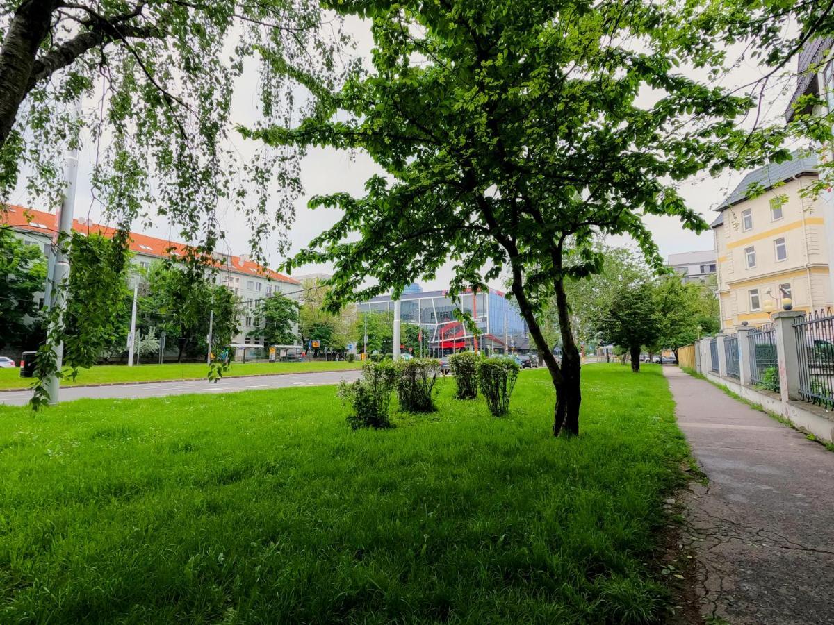Brand New Apartment By Hockey Stadium Братислава Екстериор снимка