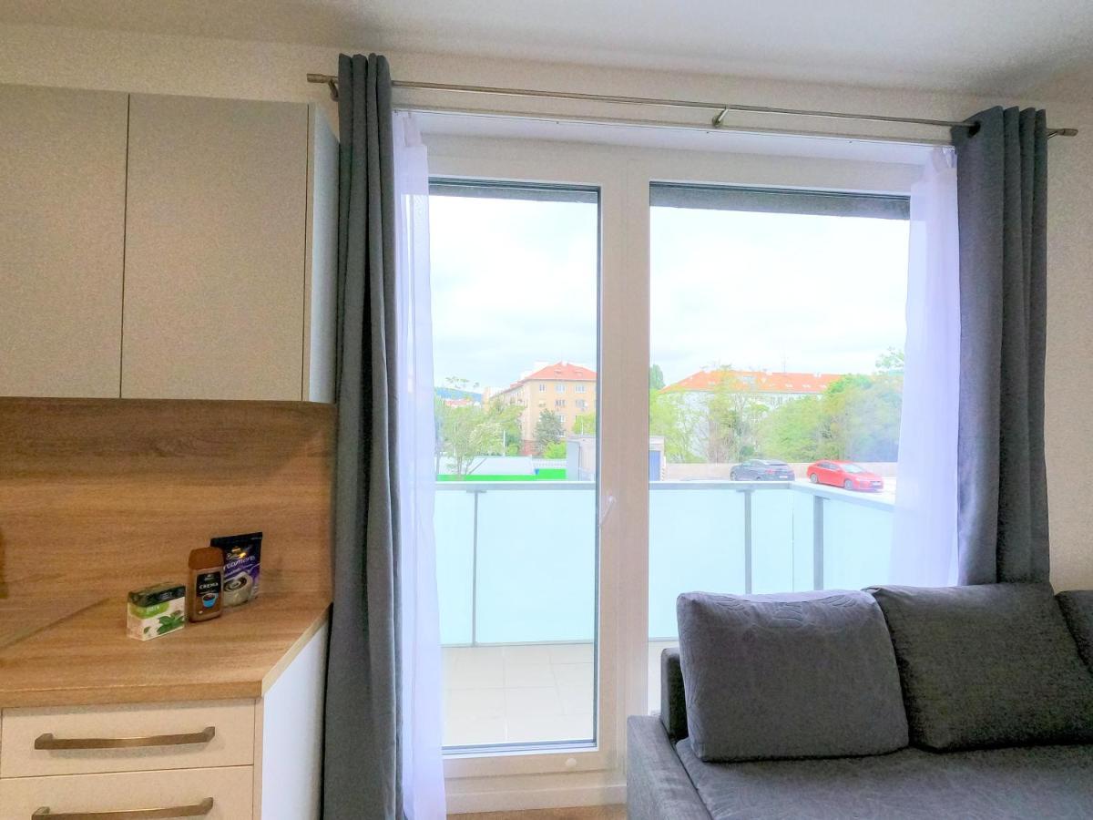 Brand New Apartment By Hockey Stadium Братислава Екстериор снимка