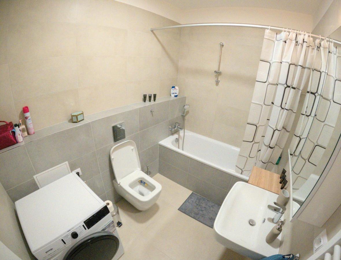 Brand New Apartment By Hockey Stadium Братислава Екстериор снимка